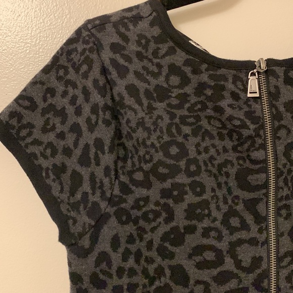 Mac & Jac leopard print, short sleeve, knitted dress, Size M - Picture 10 of 11